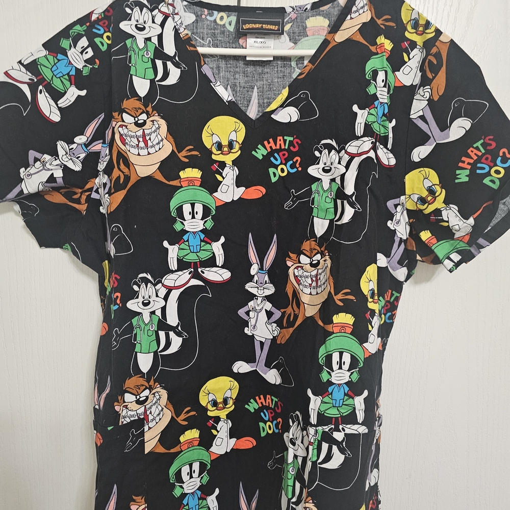 Scrub Top - Picture 2 of 3